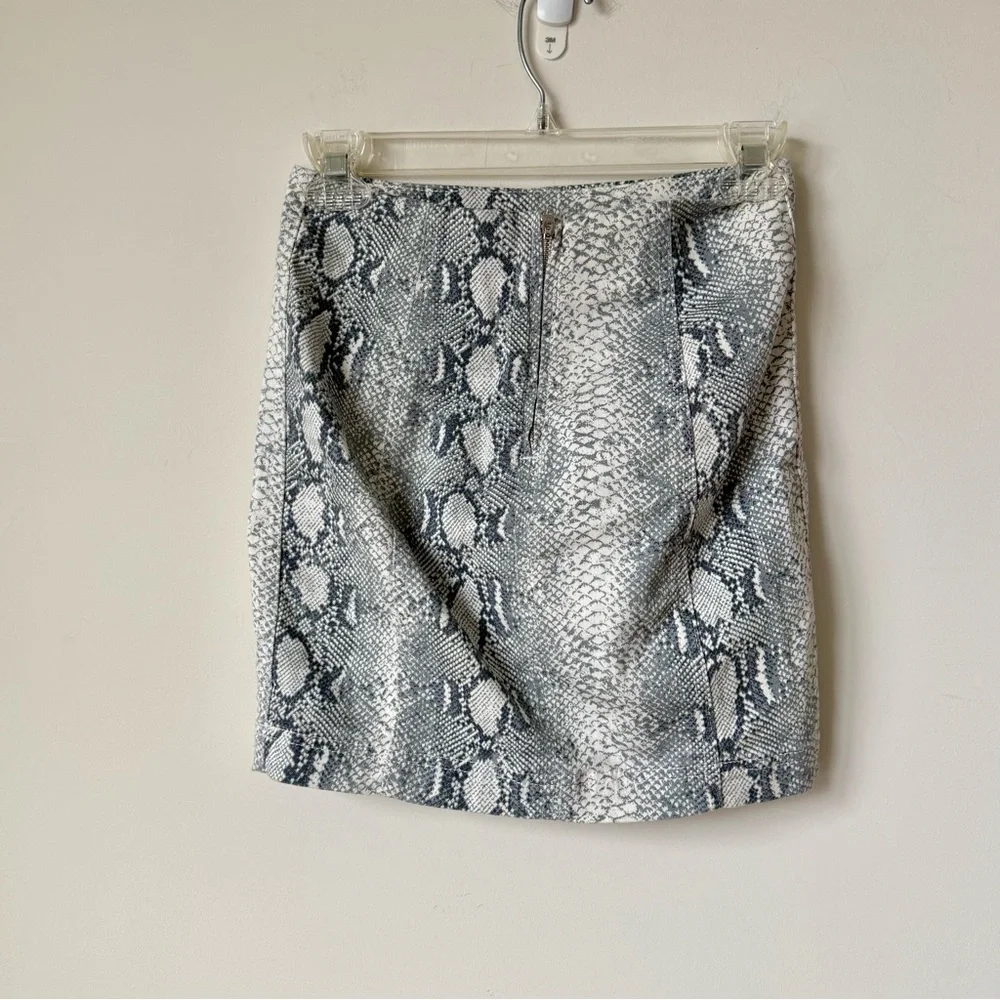 FREE PEOPLE Mod Femme Snakeskin Pattern Mini Skirt—SZ. 0